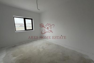 Duplex cu 4 camere cu Canalizare în Moșnița Veche - 4