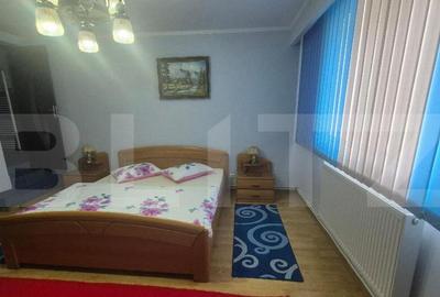 Pensiune turistica + casa de locuit, 315 mp, teren 761 mp, z - 10