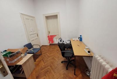 ? Casă de vânzare - Zona Bălcescu - 4