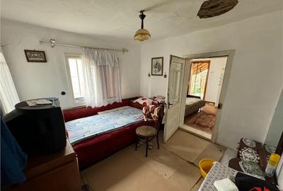 Casa si teren de in Tifesti - Sat Olesesti 30.000 Euro - 6