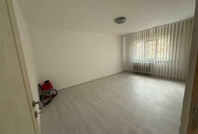 Apartament cu 2 camere decomandat în Sărari - 5