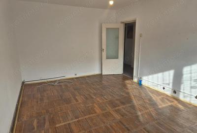 Vand 3 camere parter Lunca - 1