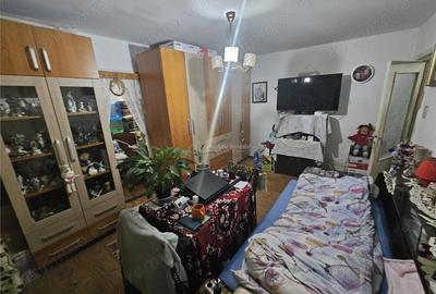 Apartament cu 3 camere nedecomandat în Micro III - 16