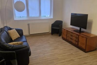 Apartament cu 3 camere semidecomandat în Micro 3 - 11