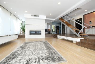 Casă cu 6 camere cu Canalizare în Exterior Nord - 1