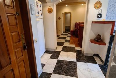 Apartament cu 3 camere semidecomandat în Craiovei - 6