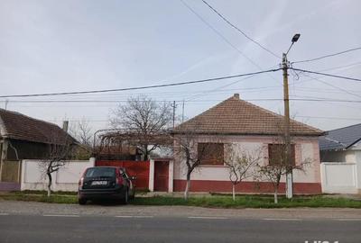 Casă cu 6 camere cu Teren 1500 Mp în Gepiu - 3