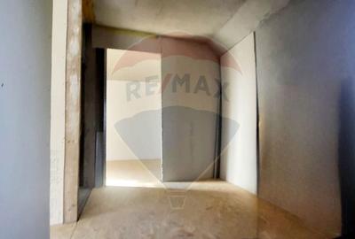 Casă cu 4 camere cu Teren 1055 Mp în Bujac - 13