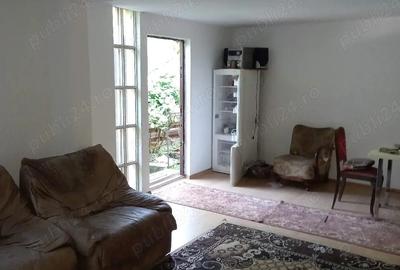 Casă cu Teren 552 Mp în Central - 1