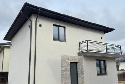 Casă cu 4 camere cu Teren 250 Mp în Est - 6