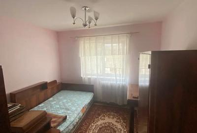Apartament cu 3 camere decomandat în Târgu Ocna - 4