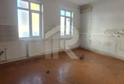 Casă cu 9 camere cu Canalizare în Iancului - 19