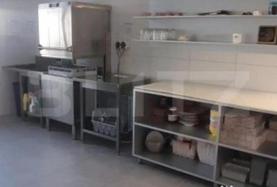 Spațiu comercial, de 320 mp, în Central - 4