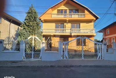 Casă cu 4 camere cu Teren 500 Mp în Central - 4