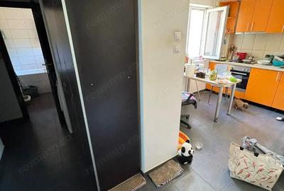 Apartament 3 camere zona Soseaua Giurgiului etaj 10 bloc reabilitat