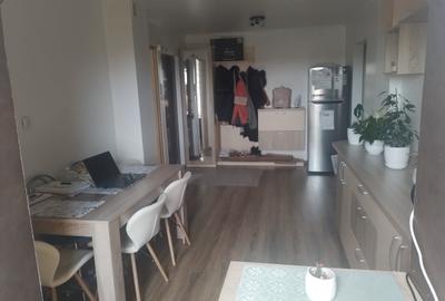 Apartament cu 3 camere decomandat în 1 Mai - 1