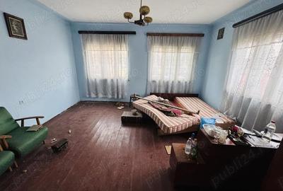 Casă cu Teren 456 Mp în Central - 2