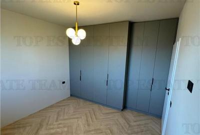 Apartament cu 4 camere semidecomandat în Colentina