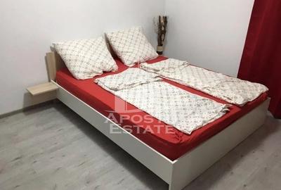 Garsonieră decomandată, mobilată în Elisabetin