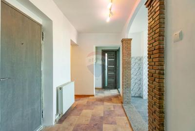 Apartament cu 3 camere decomandat în Traian - 4