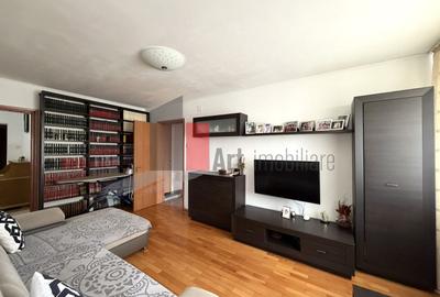 Apartament cu 4 camere decomandat în Apărătorii Patriei - 2