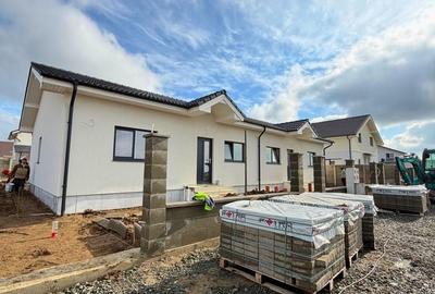 Duplex cu 3 camere cu Canalizare în Bucovăț (Remetea Mare) - 1