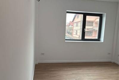 Spațiu comercial, de 77 mp, în Central - 3