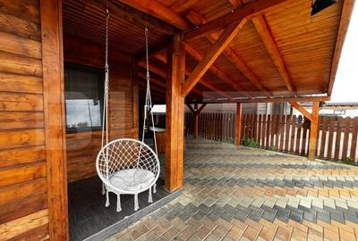 Cabana cu 3 dormitoare, 3 bai, terasa si teren de 400 mp in Baile Figa