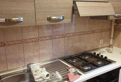 Apartament cu 2 camere decomandat în Tractorul - 5
