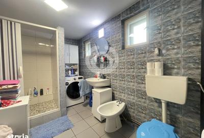 Casă cu 7 camere cu Teren 432 Mp în Lupeni - 3