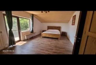 Casă cu 5 camere cu Teren 377 Mp în Central