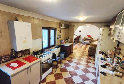 Casa la curte de vanzare in Bucure?ti Noi Sector 1 - 6