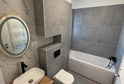 Apartament cu 3 camere semidecomandat în Km 5 - 20