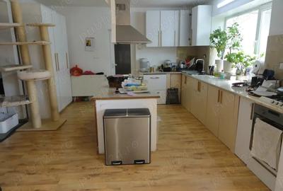 Casă cu 5 camere cu Teren 500 Mp în Central - 1