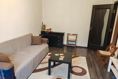 Apartament cu 3 camere decomandat în Theodor Pallady