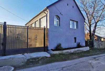 Casă cu 3 camere în Hobița - 9