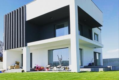 Casă cu 4 camere în Dumbrăveni - 2