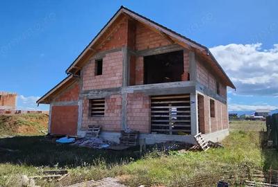 Casă cu Canalizare în Sânpetru - 1