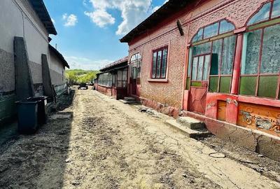Casă cu 6 camere cu Teren 500 Mp în Izvoarele - 2