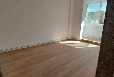 Apartament cu 4 camere decomandat în Central - 1