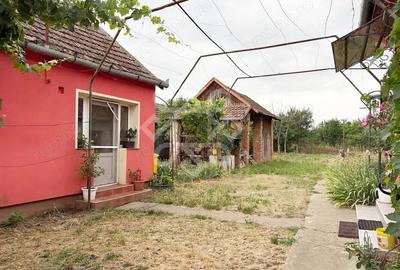 Casă cu Teren 1395 Mp în Central