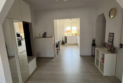 Apartament cu 3 camere decomandat în Central - 8