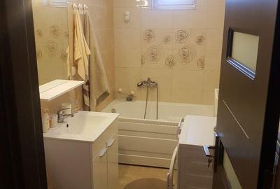 Apartament cu 3 camere decomandat în Roșu - 1