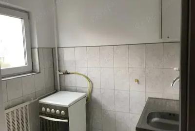 Inchiriez garsoniera Zorilor, str Pasteur, zona UMF - 4