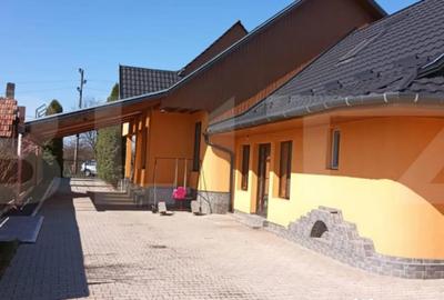 Casă cu 2 camere cu Teren 2667 Mp în Central - 9