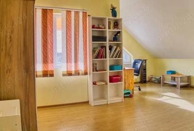 Casă cu 6 camere cu Teren 647 Mp în Central - 2