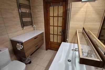 Casă cu 3 camere cu Teren 690 Mp în Central