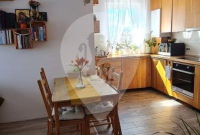 Apartament cu 3 camere, mobilat în Tractorul - 1