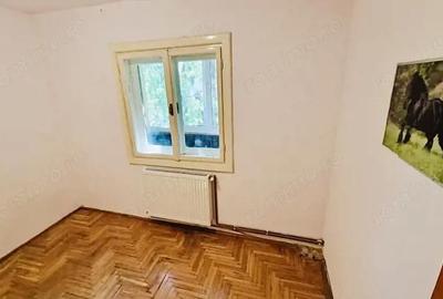 Apartament cu 4 camere decomandat în Aradului - 4