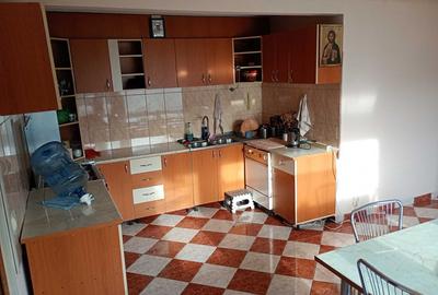 Casa de lemn, spatioasa, in zona linistita  in cartierul Odaii, Otopeni - 8